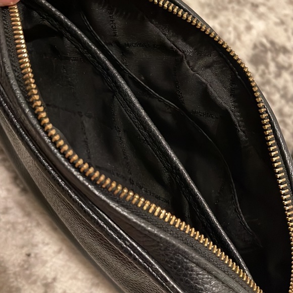 Michael Kors Crossbody - Picture 5 of 6